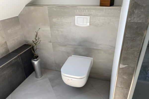 Musterhaus Magdeburger Massivhaus GmbH Innenaufnahme Nische WC im Badezimmer